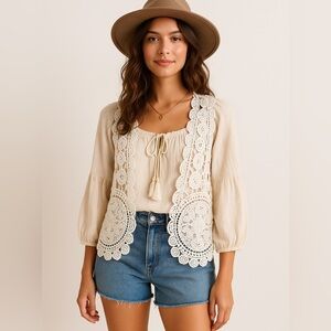 IMAGINARY VOYAGE Beige Crochet Boho Vest Size Medium Festival